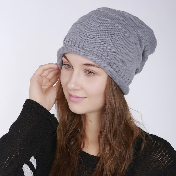 Trendy Slouch Beanie Gray - Picture 4 of 4